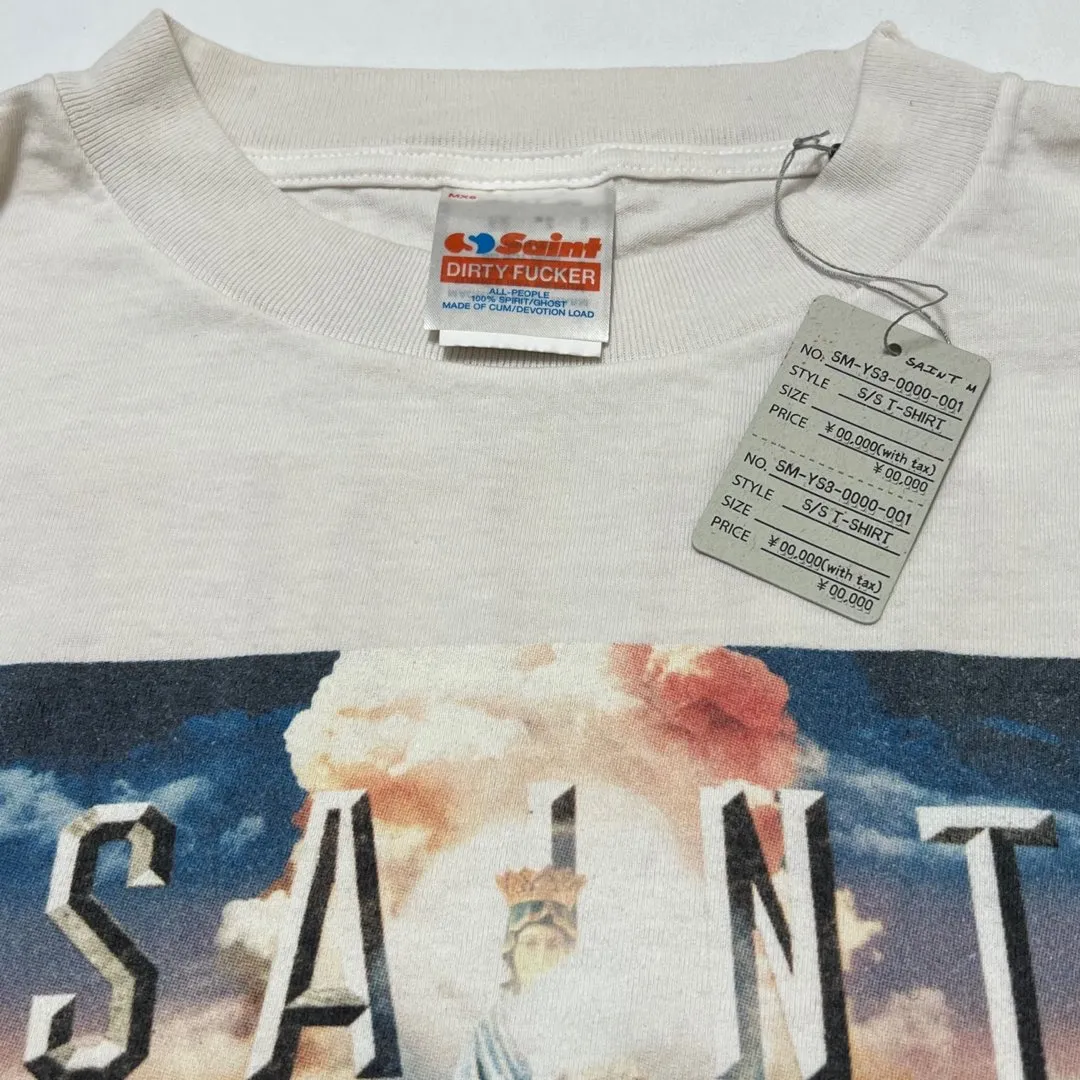 SAINT Mxxxxxx SAINT PICTURES L/S TEE/WHITE Columbia Pictures SAINT Goddess Long Sleeve Off-White S-XL Pays tribute to the Columbia Pictures Title Goddess. Full of fun. Ready-made clothes are washed. The texture is soaring. Authentic level printing is restored. Look for cylindrical seamless fabrics. It is almost meaningless if it is not a cylindrical fabric.